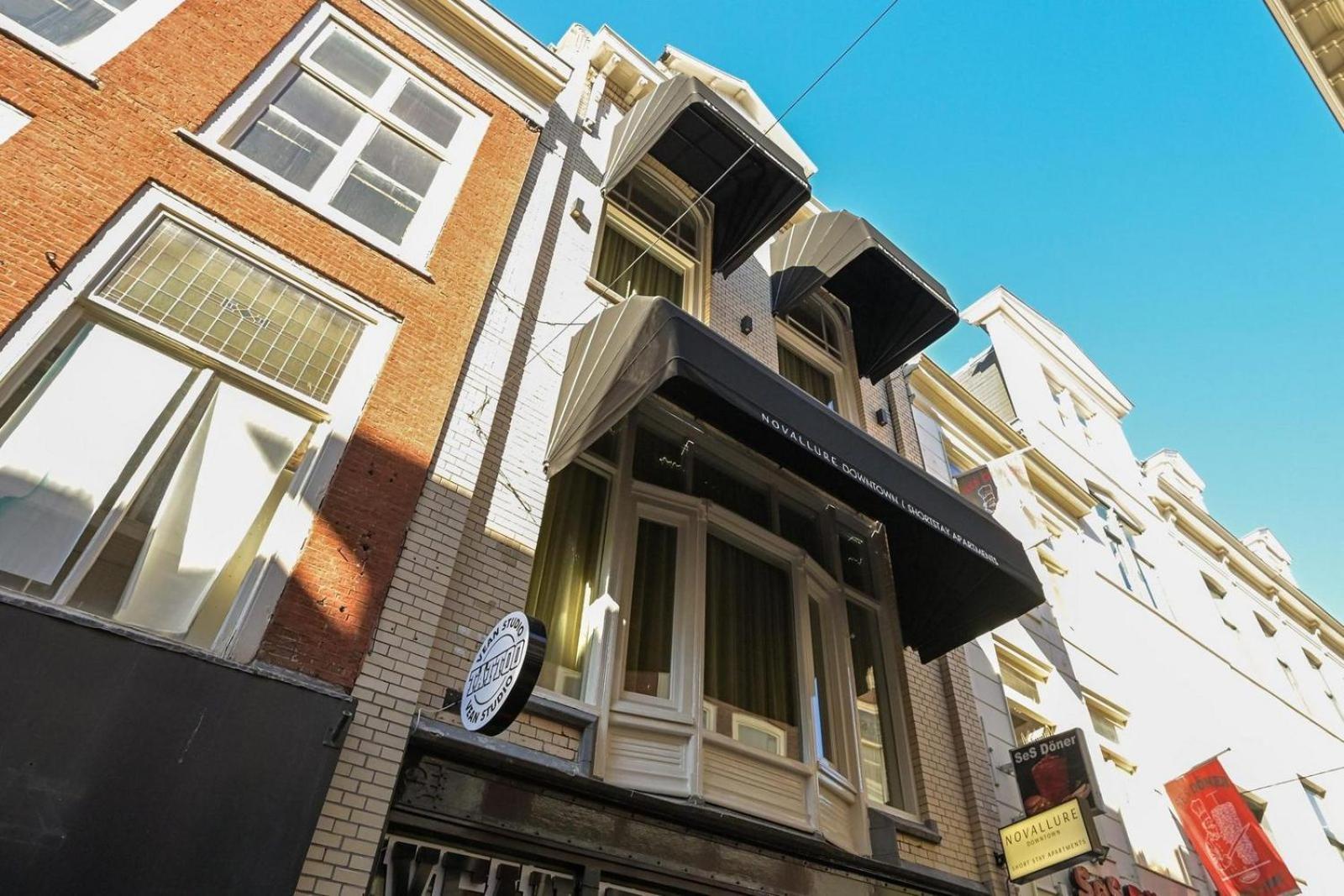 Novallure Downtown - Short Stay Apartments The Hague Room photo