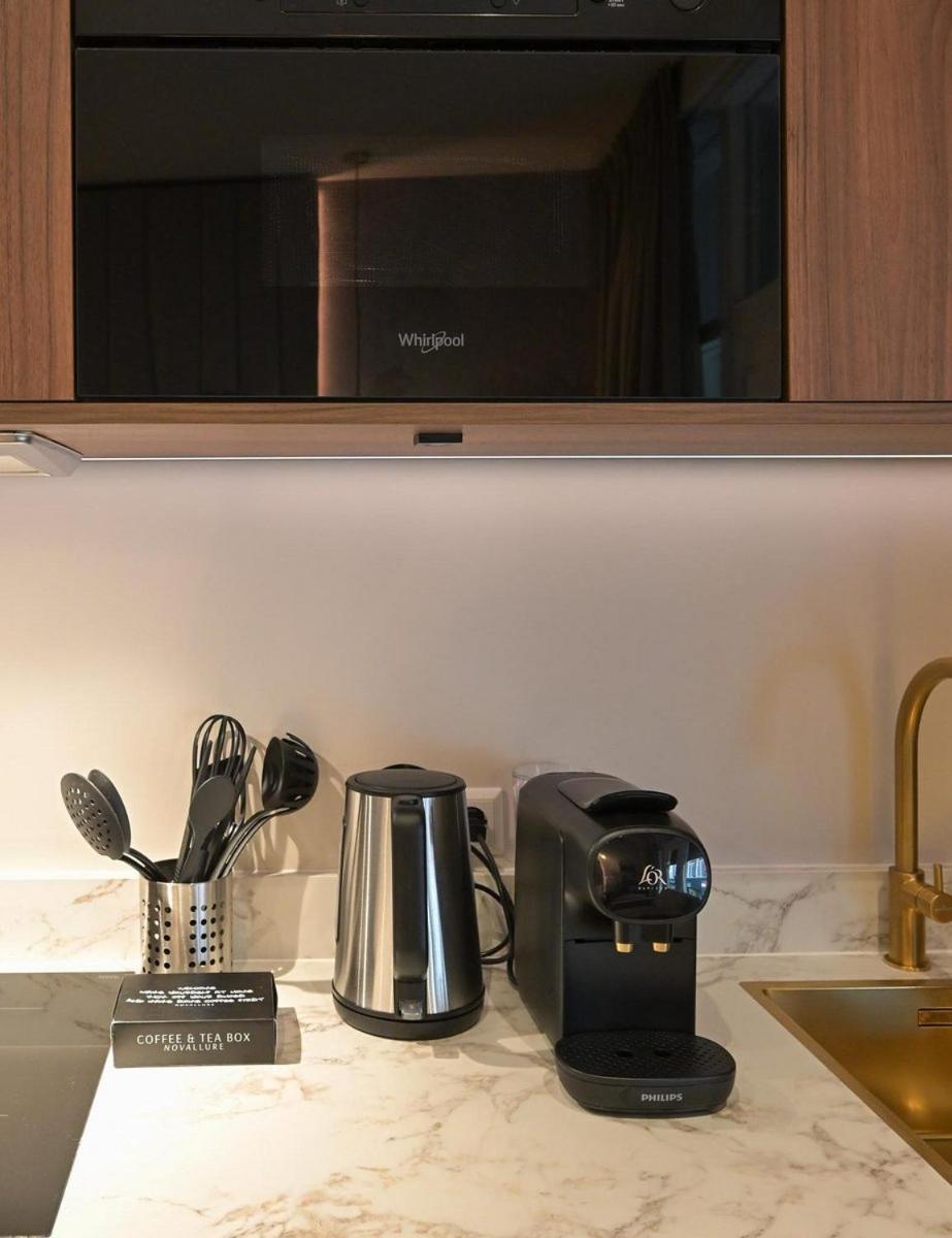 Novallure Downtown - Short Stay Apartments The Hague Room photo